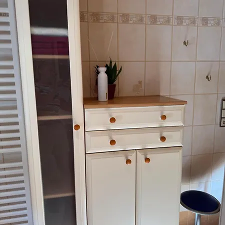 Gemuetliches Vierbettzimmer Mit Bad Und Kueche Проживание в семье *