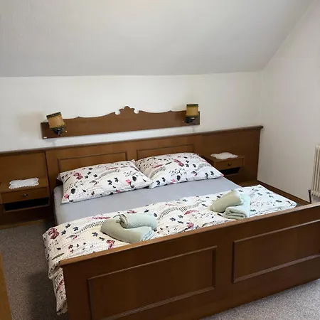 Gemuetliches Vierbettzimmer Grossing