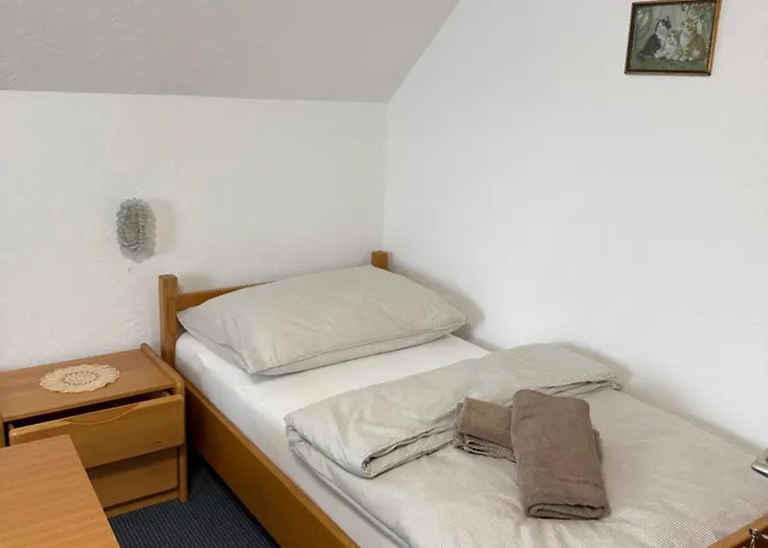 Gemuetliches Vierbettzimmer Mit Bad Und Kueche * Grossing