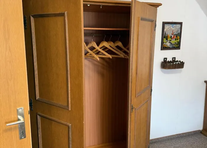 Gemuetliches Vierbettzimmer Mit Bad Und Kueche Homestay szállás *