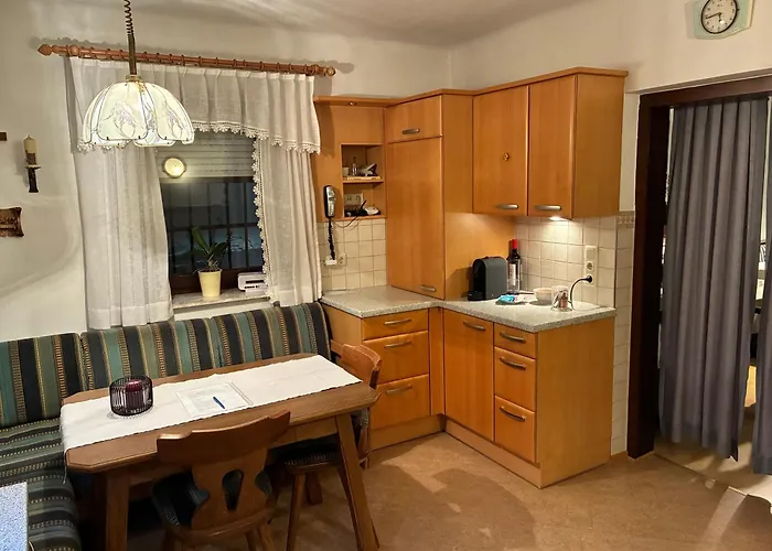 Homestay szállás Gemuetliches Vierbettzimmer Mit Bad Und Kueche